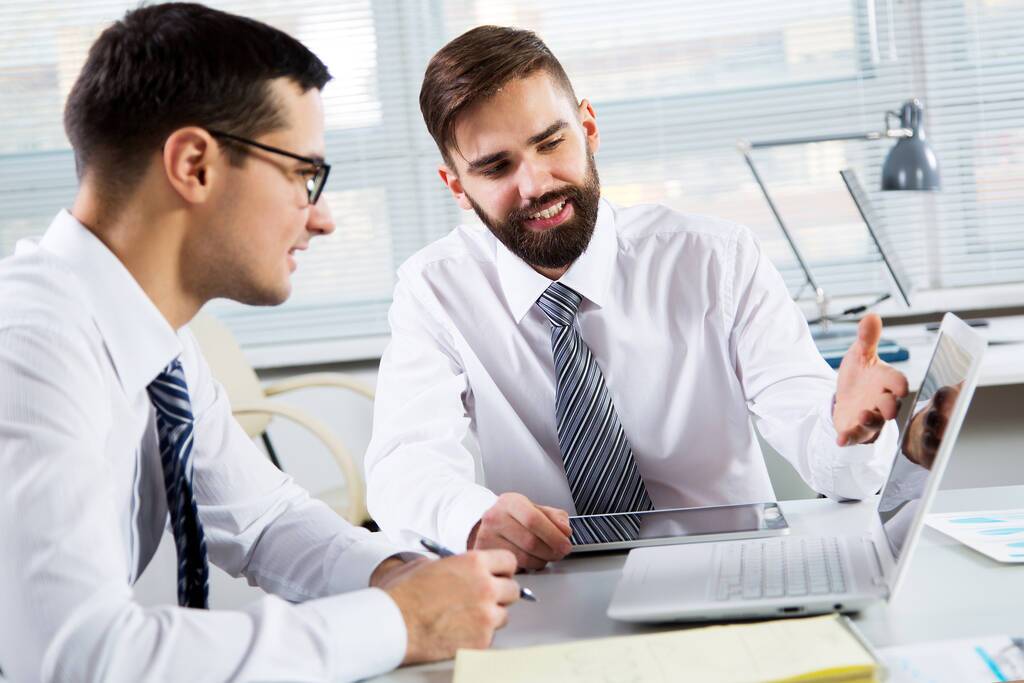 Financial expert informing client on ways to finance a fit-out