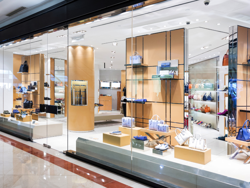 Window display of a well designed retail store for bags and shoes